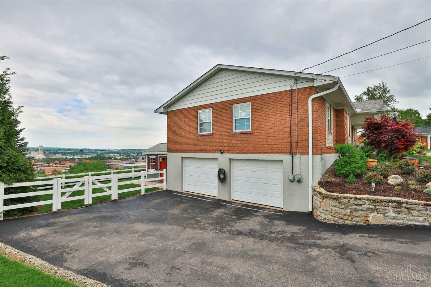 Property Photo: 10561 Margate Terrace OH 45241