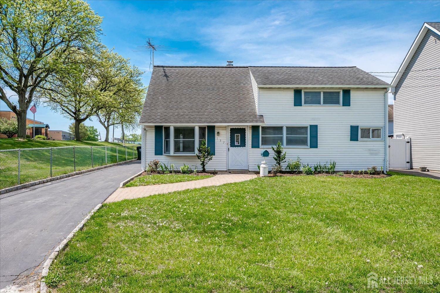 137 Grand Avenue  Iselin NJ 08830 photo
