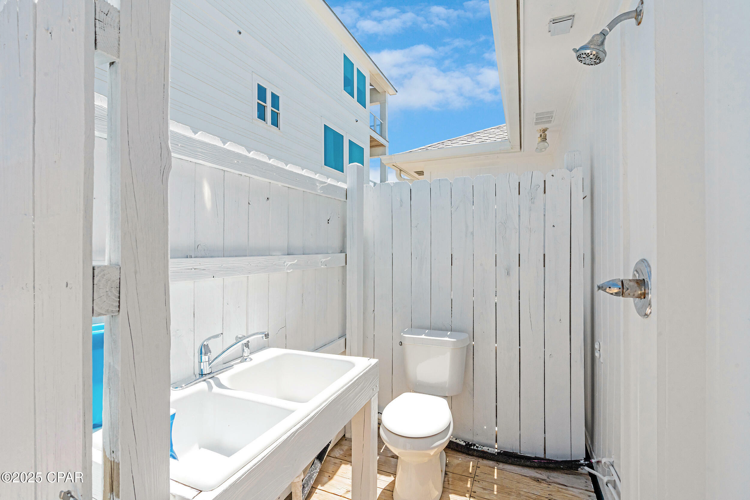 Property Photo: 16519 Front Beach Road FL 32413