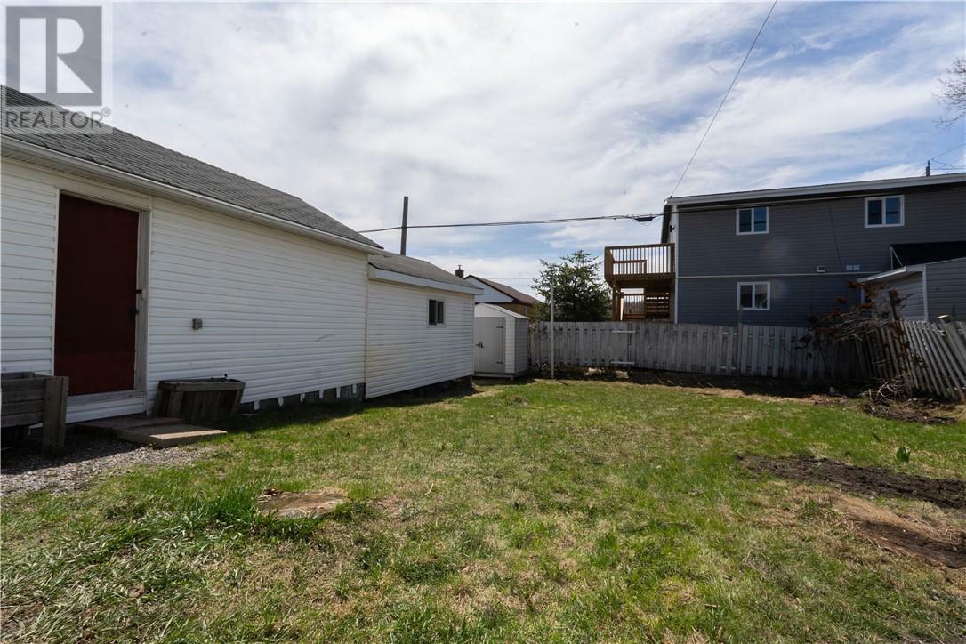 Photo de la propriété: 417 Granite Street ON P3C 2N8