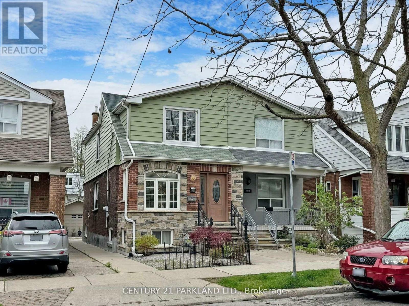 Property Photo: 526 Milverton Boulevard ON M4C 1X5
