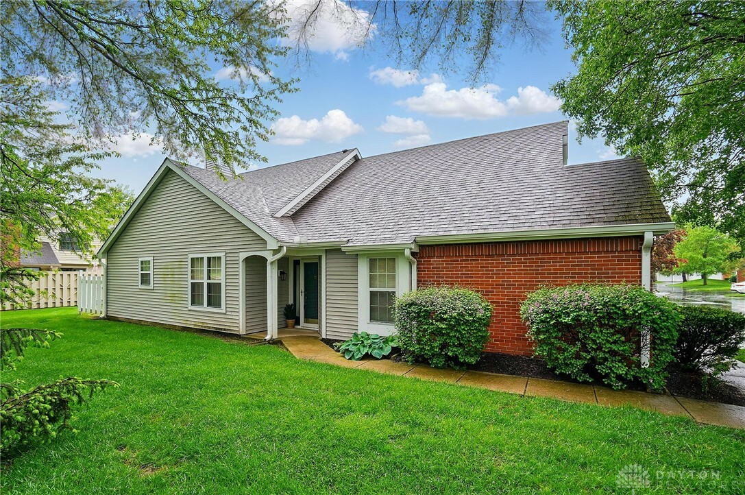 Property Photo: 1248 Smugglers Way OH 45459
