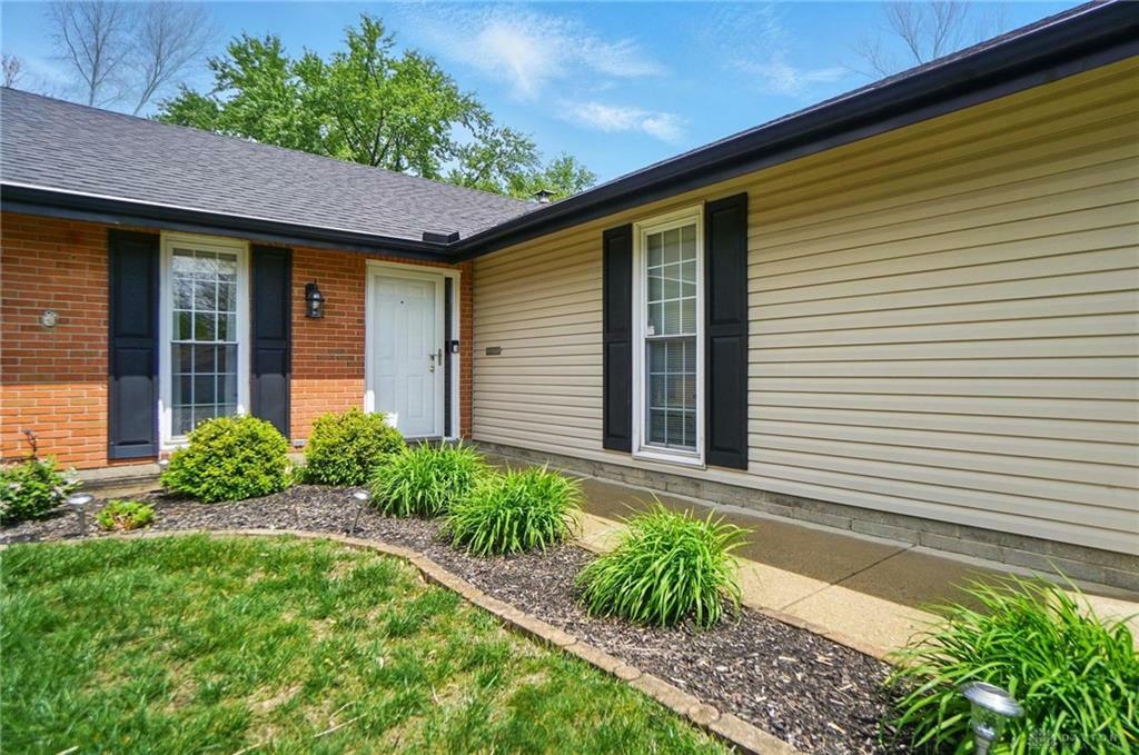 Property Photo:  4811 Silver Oak Street  OH 45424 