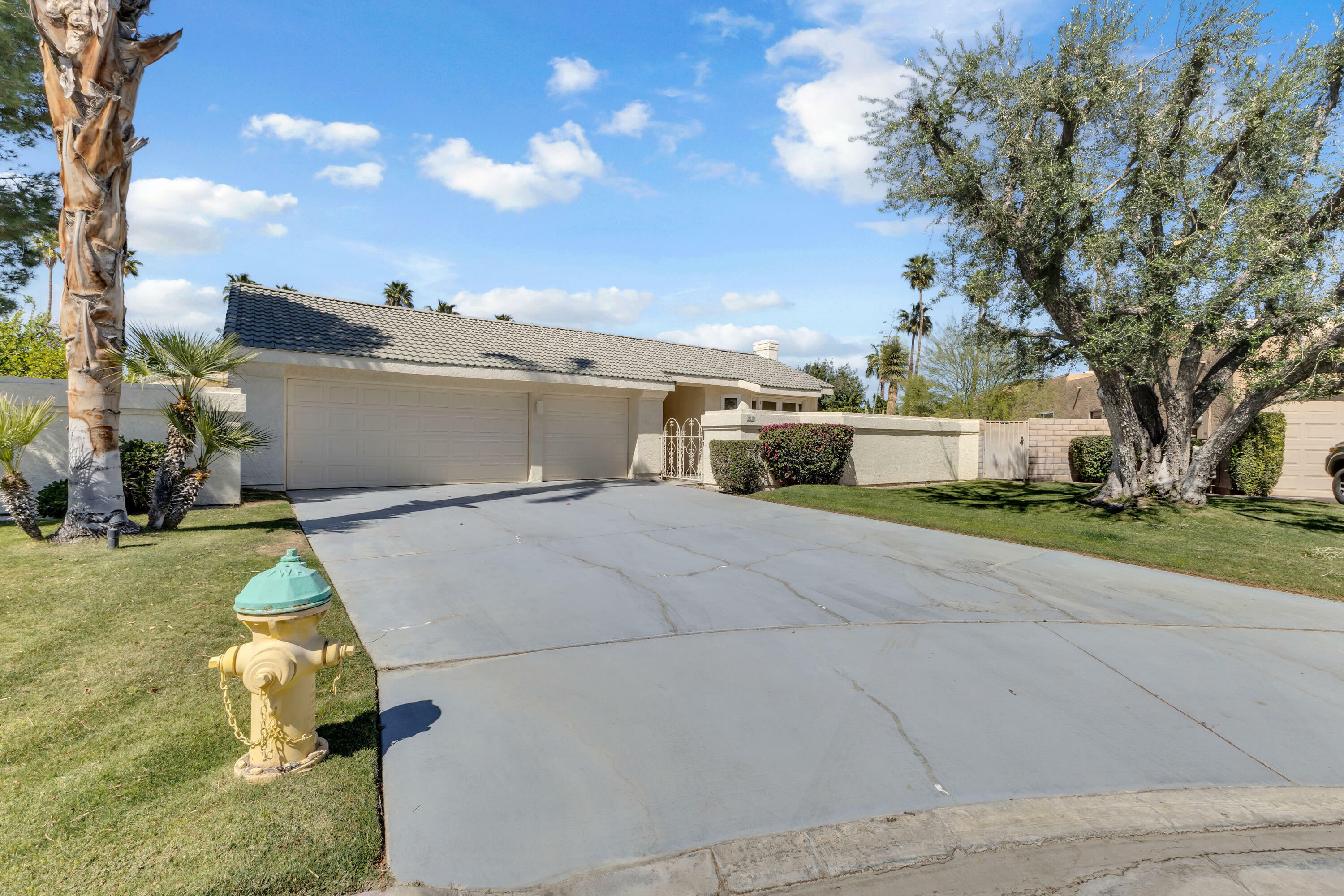Property Photo: 39 Santo Domingo Drive CA 92270