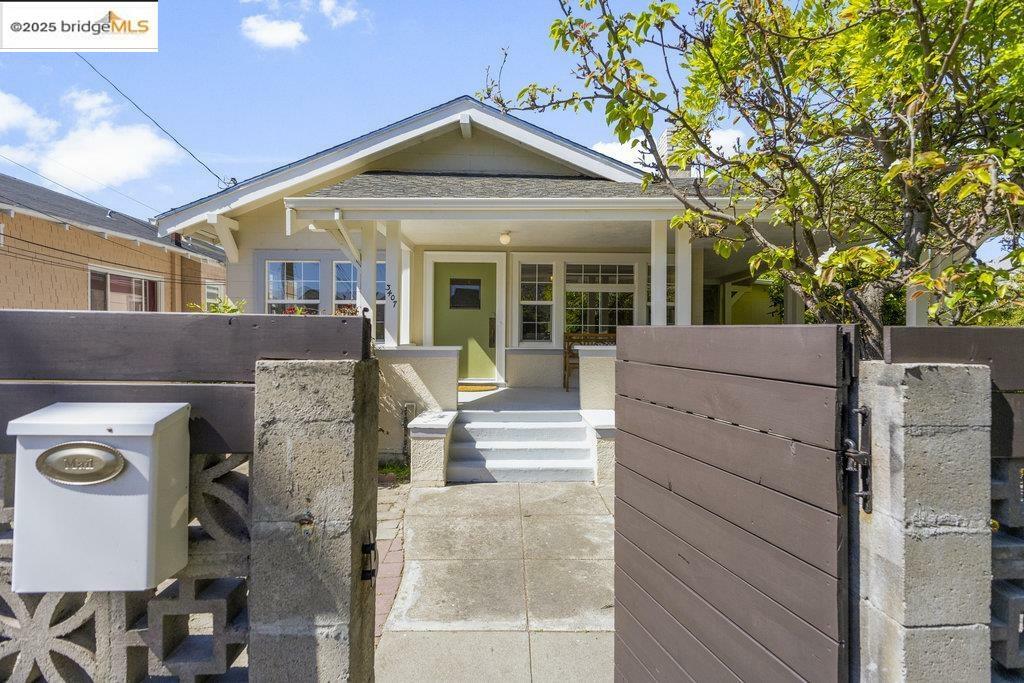 Property Photo: 3407 Harper St CA 94601