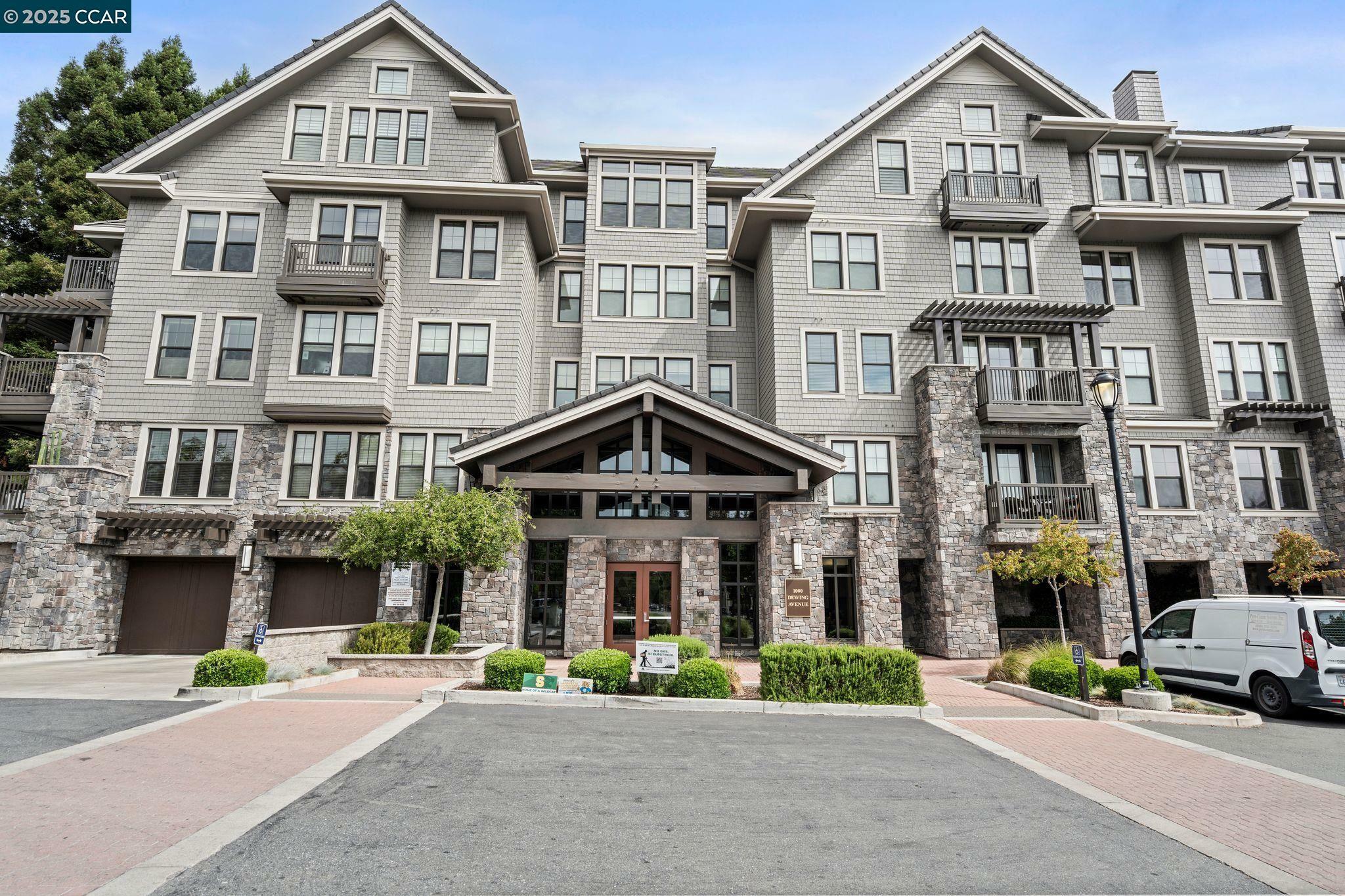 Property Photo: 1000 Dewing Ave 306 CA 94549