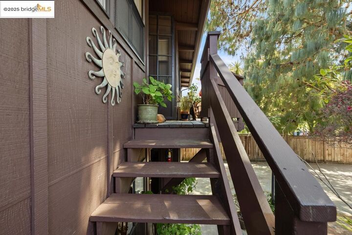 Property Photo:  2915 Benvenue Ave Apt C  CA 94705 