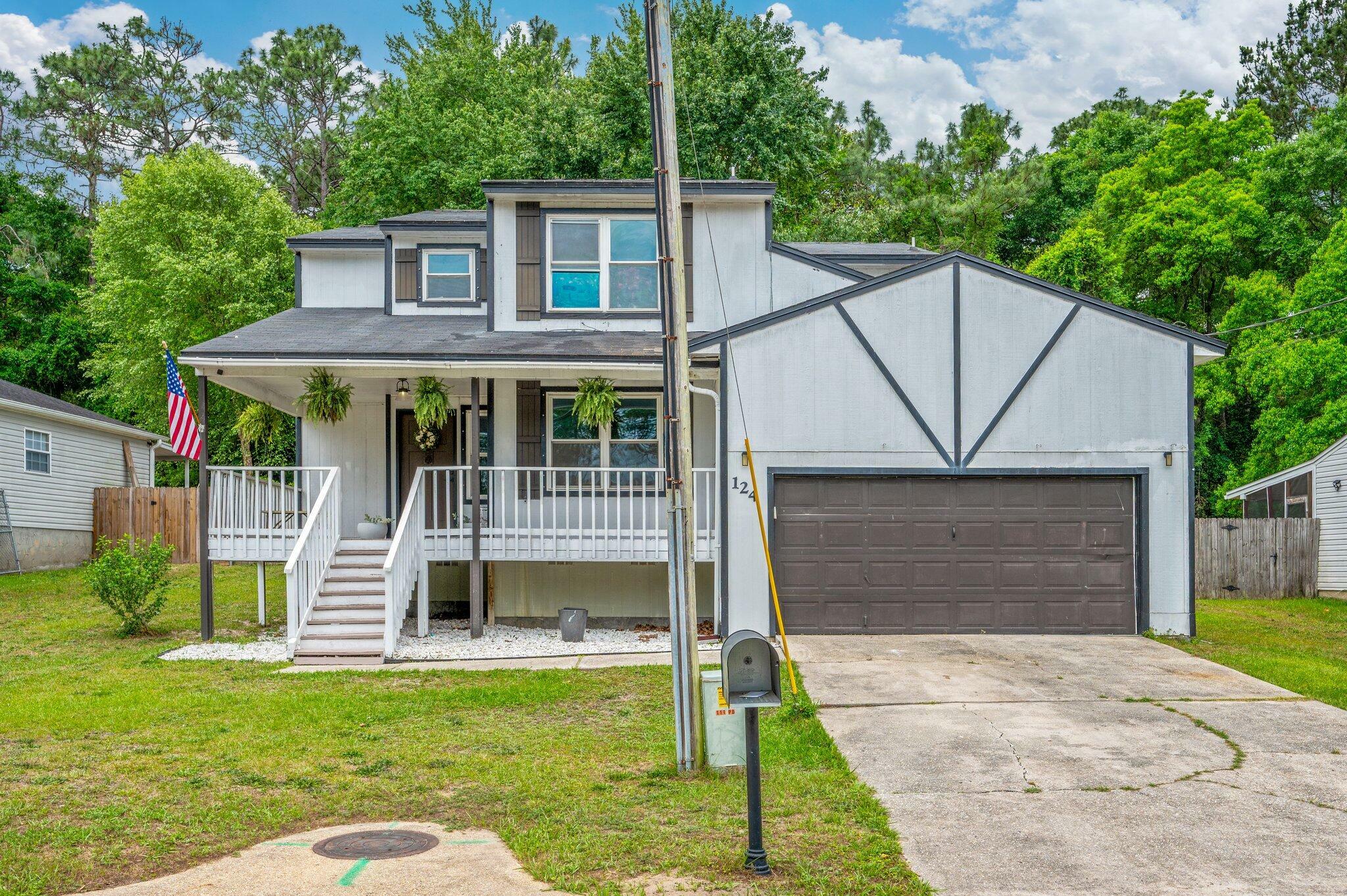 Property Photo: 124 Palmetto Drive FL 32539