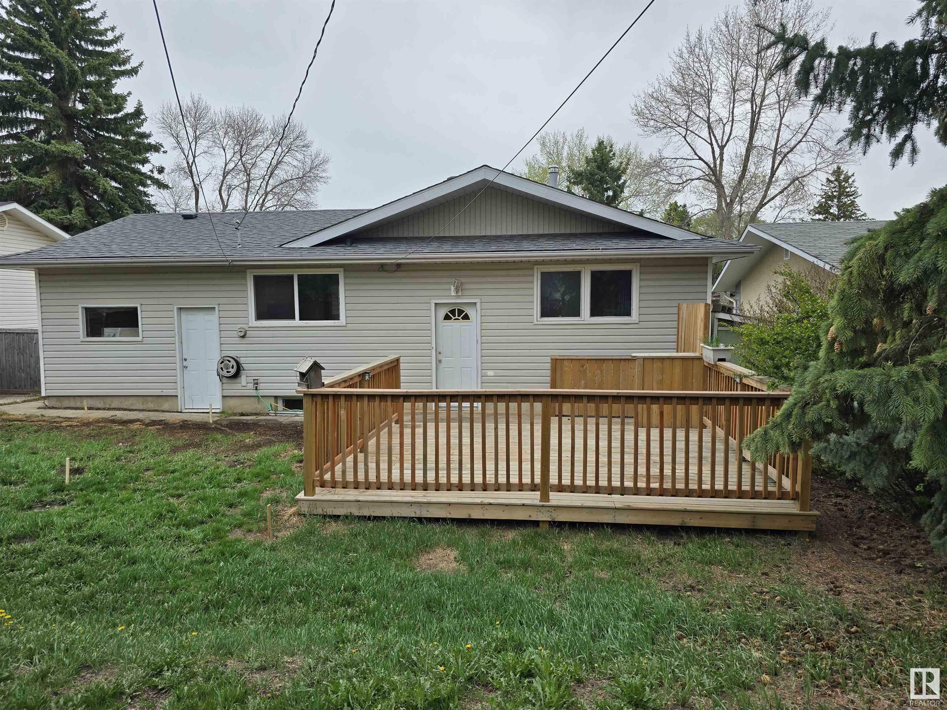 Photo de la propriété: 867 Alder Avenue AB T8A 1V4