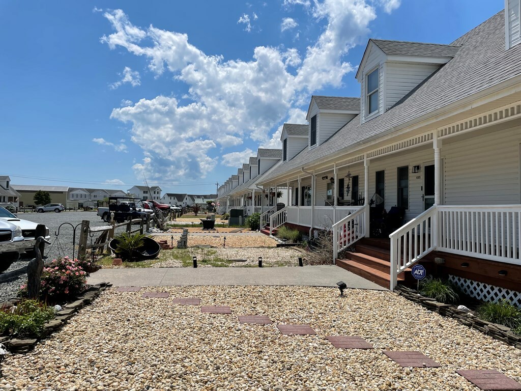 Property Photo: 4097 Grand Bay Ct VA 23336