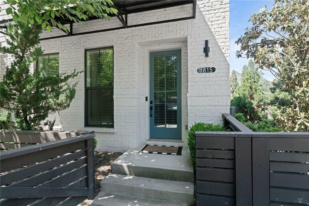 Property Photo: 1815 La Dawn Lane NW GA 30318