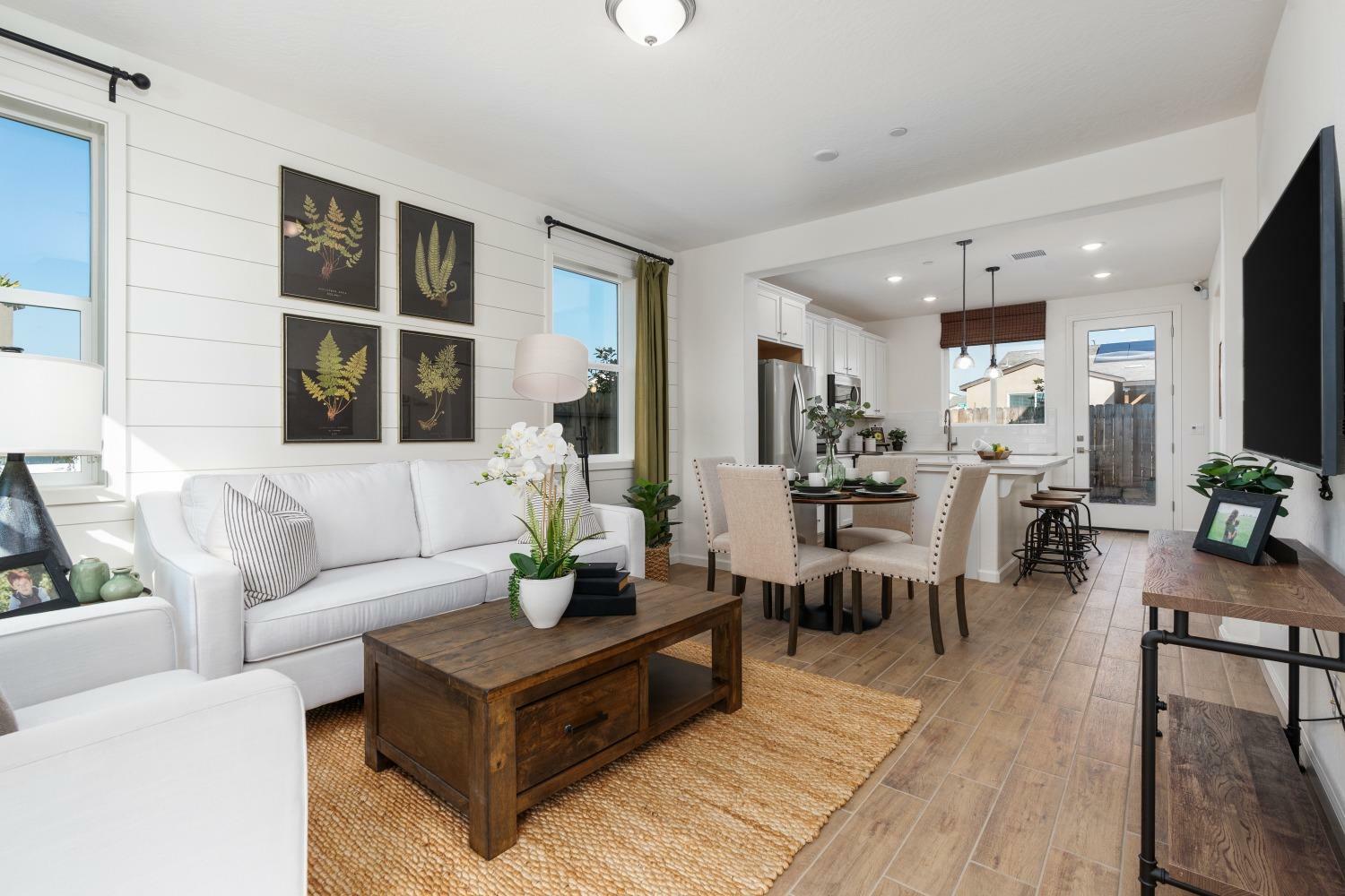 Property Photo: 6559 E Crimson Drive CA 93727