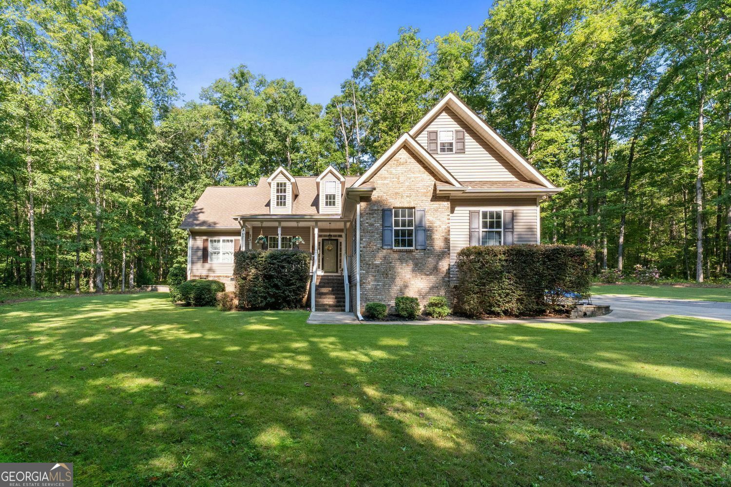 Property Photo: 84 Creekside Court GA 30295