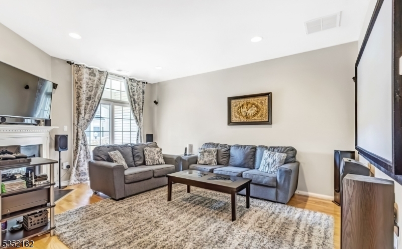 Property Photo: 325 Edmonton Ct NJ 07039