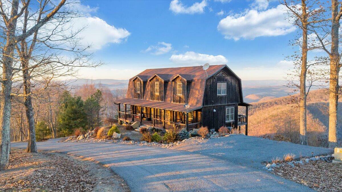 Property Photo: 356 White Rock Trl WV 24925