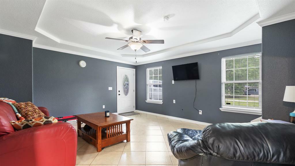 Property Photo: 196 Bailly Lane TX 77351