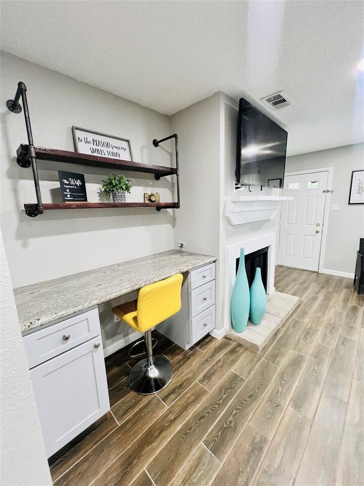 Property Photo: 2112 Greenbriar Colony Drive TX 77032