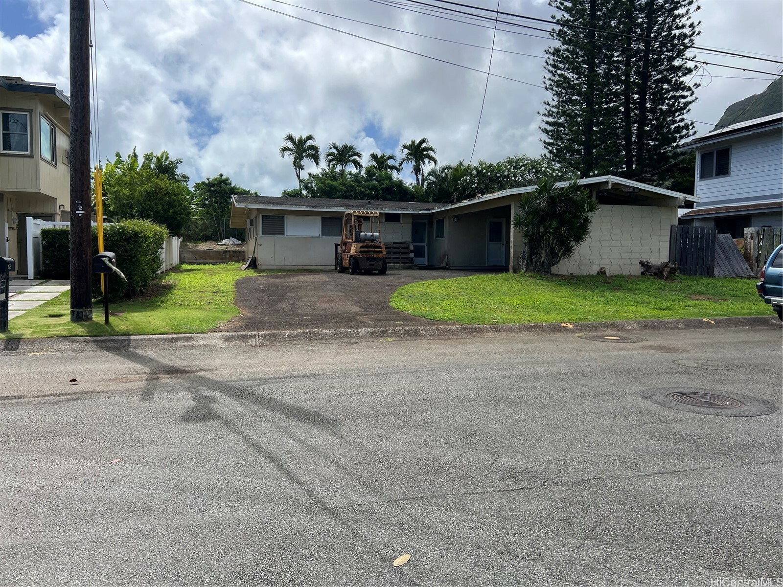 Property Photo: 1519 Uluhaku Place HI 96734