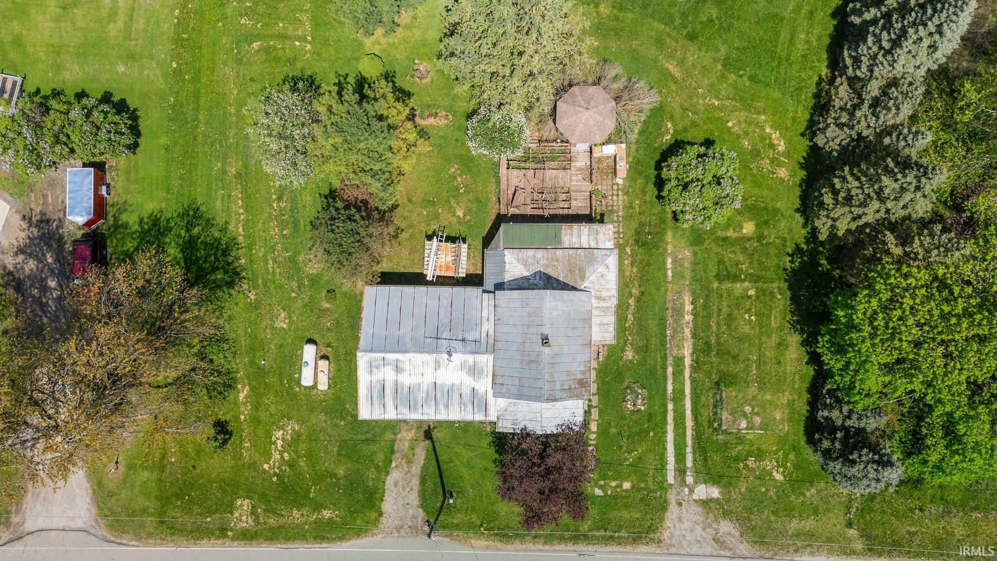 Property Photo: 7950 E Metz Road IN 46703