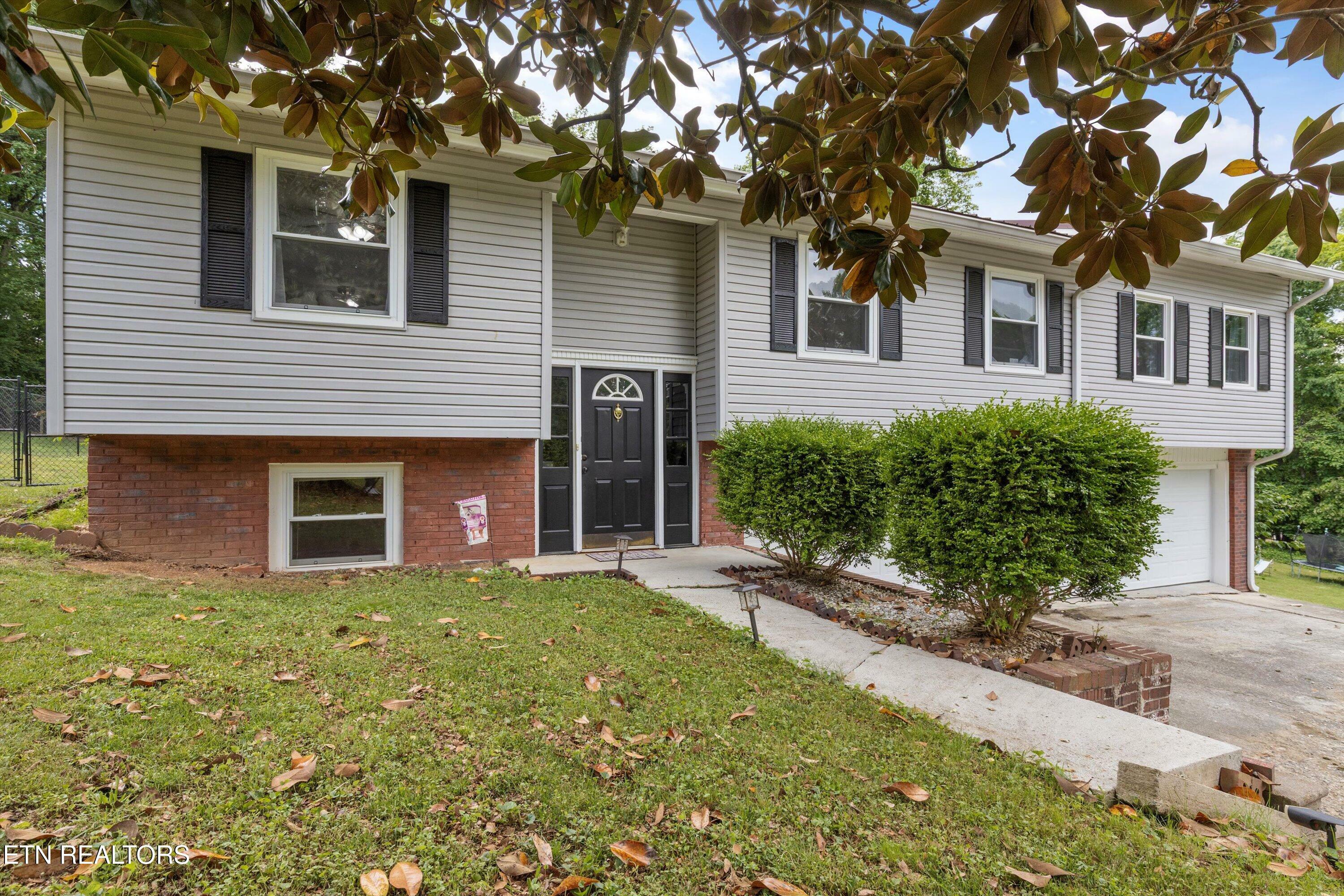 Property Photo: 216 Cox Rd TN 37774