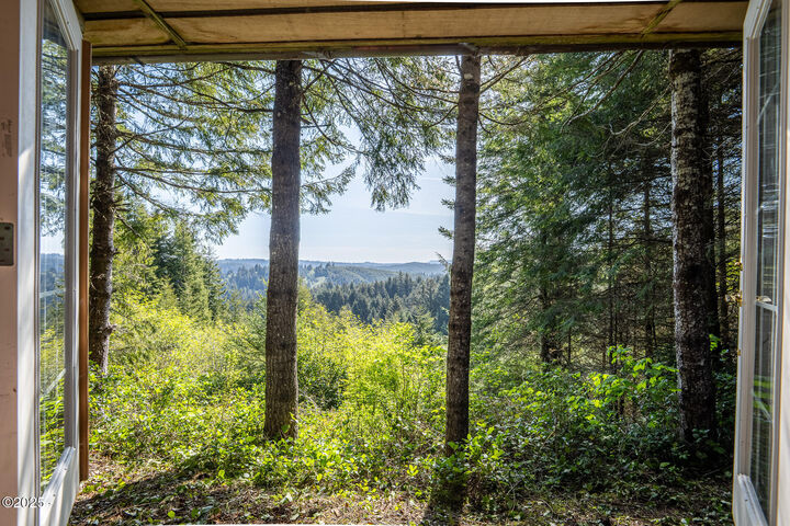 Property Photo:  000121129 S Beaver Creek Road  OR 97376 
