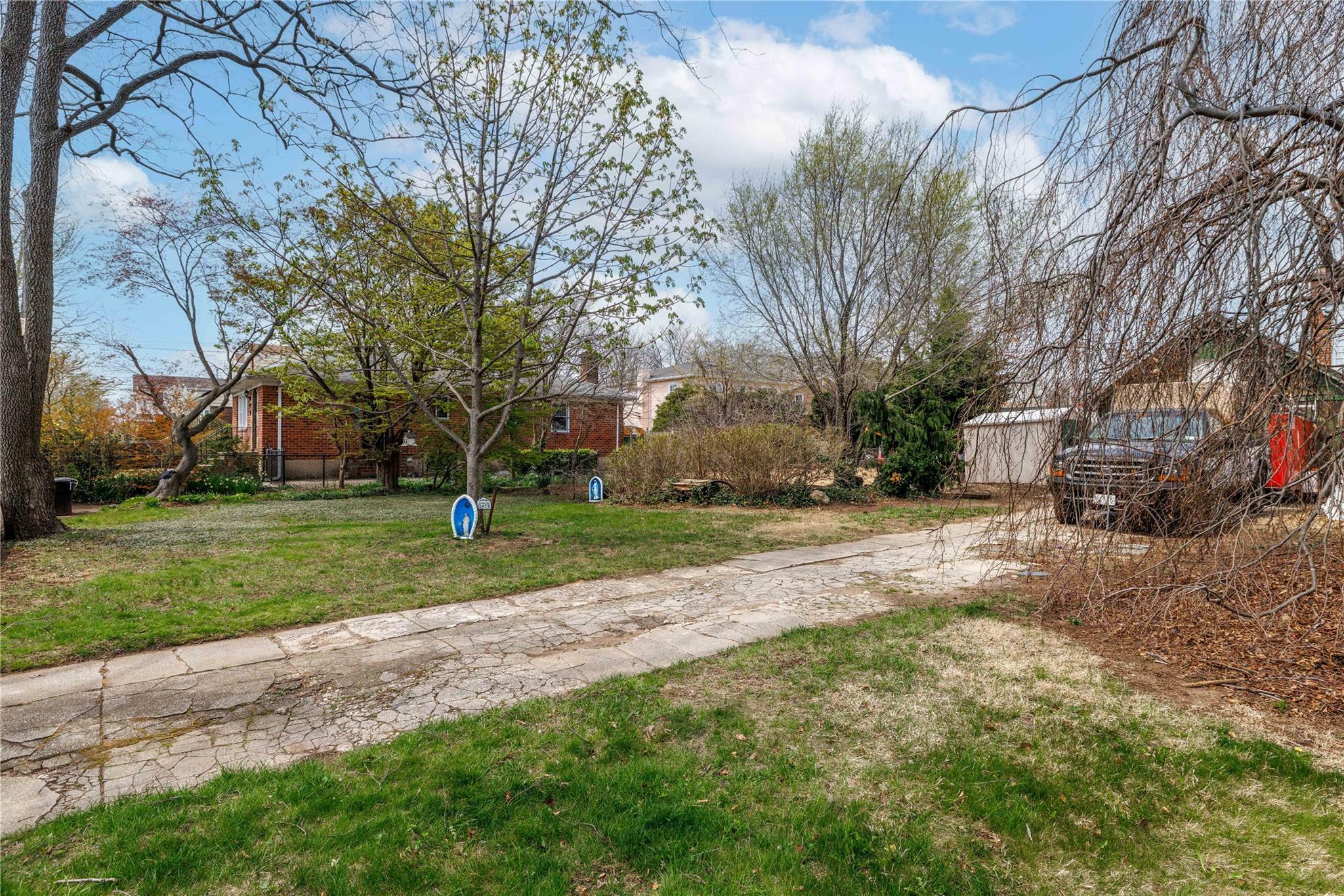 Property Photo: 262-15 82 Avenue NY