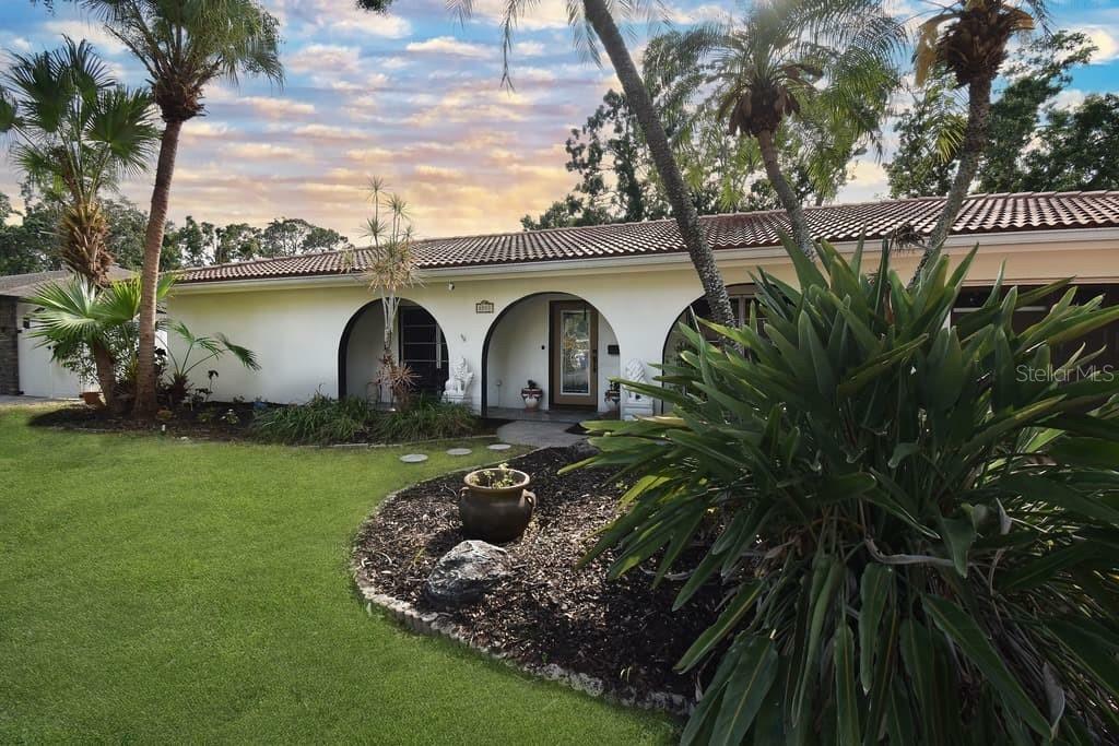 Property Photo: 8740 15th Street N FL 33702