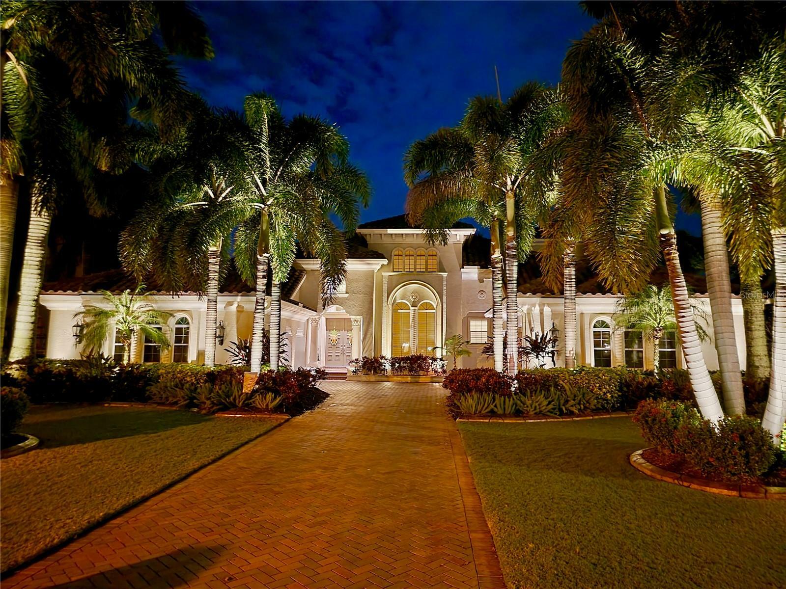 Property Photo: 624 Balibay Road FL 33572