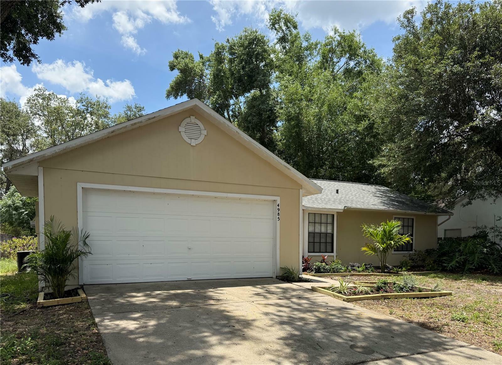 Property Photo:  4985 Sawdust Circle  FL 34761 