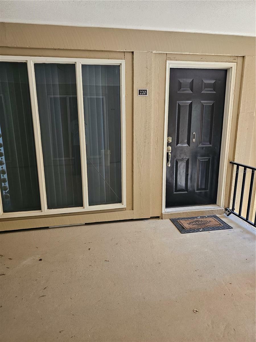 Property Photo: 507 NW 39th Road 220 FL 32607