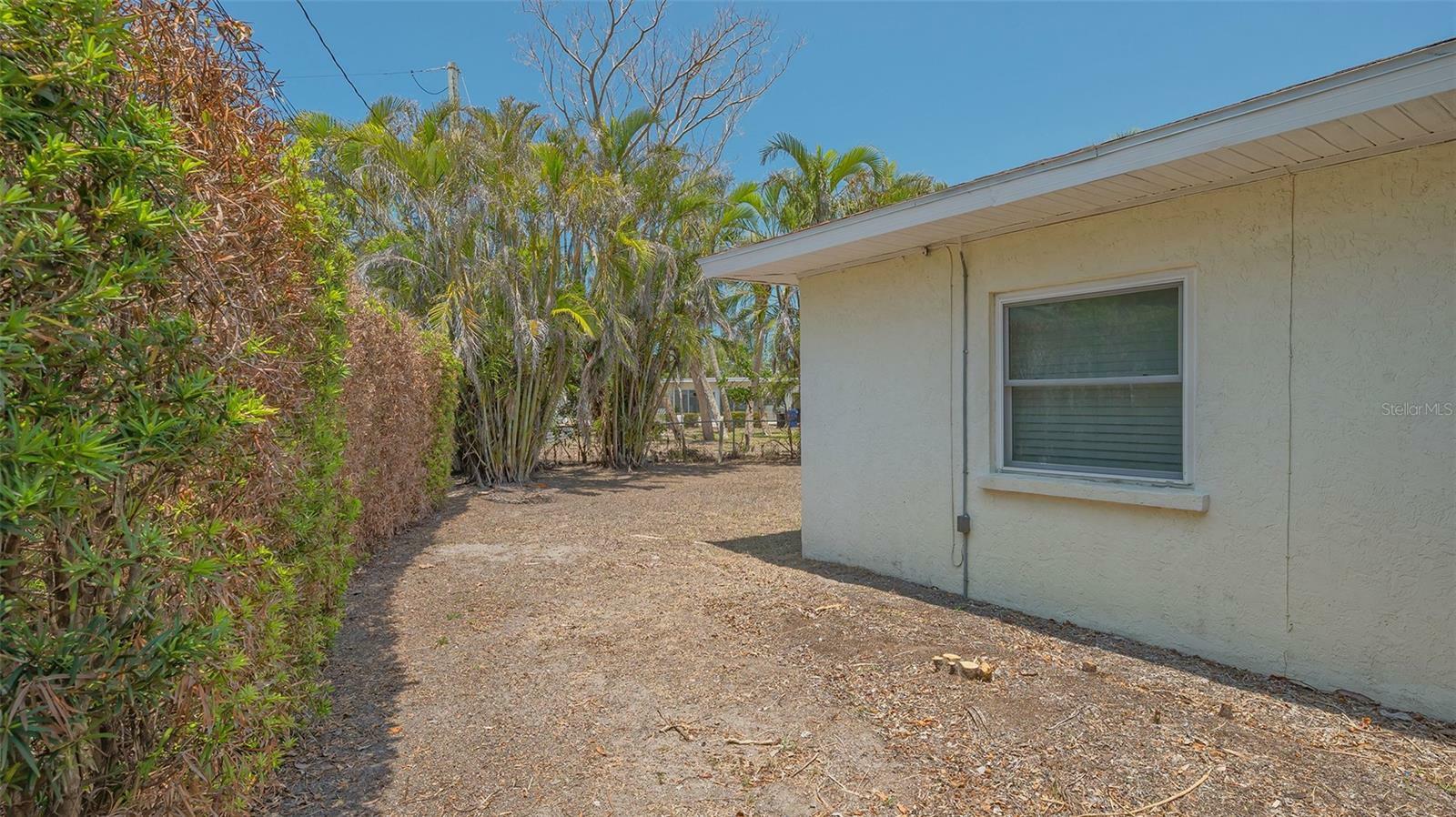 Property Photo: 5522 Calle Del Verano FL 34242