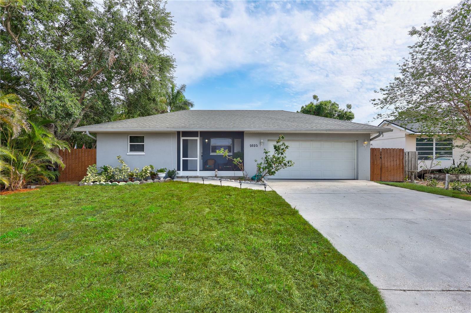Property Photo: 2620 49th Avenue N FL 33714