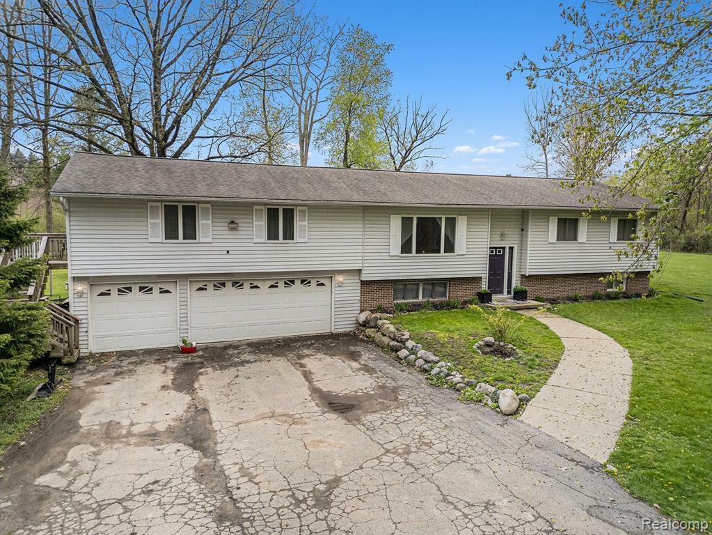 5959 Echo Lane  Oxford MI 48371 5656 photo