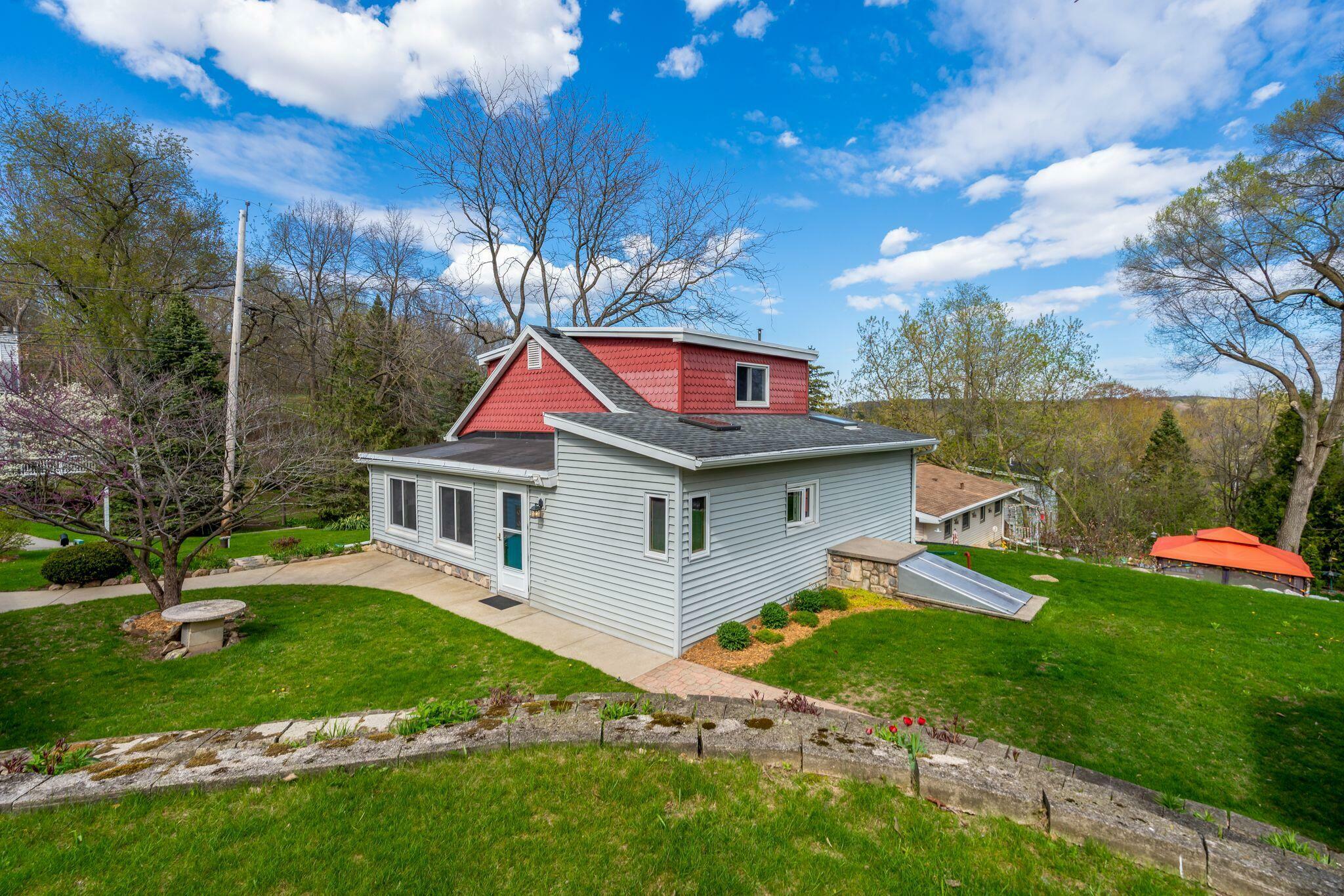 Property Photo: 5083 Lakeview Ave WI 53033