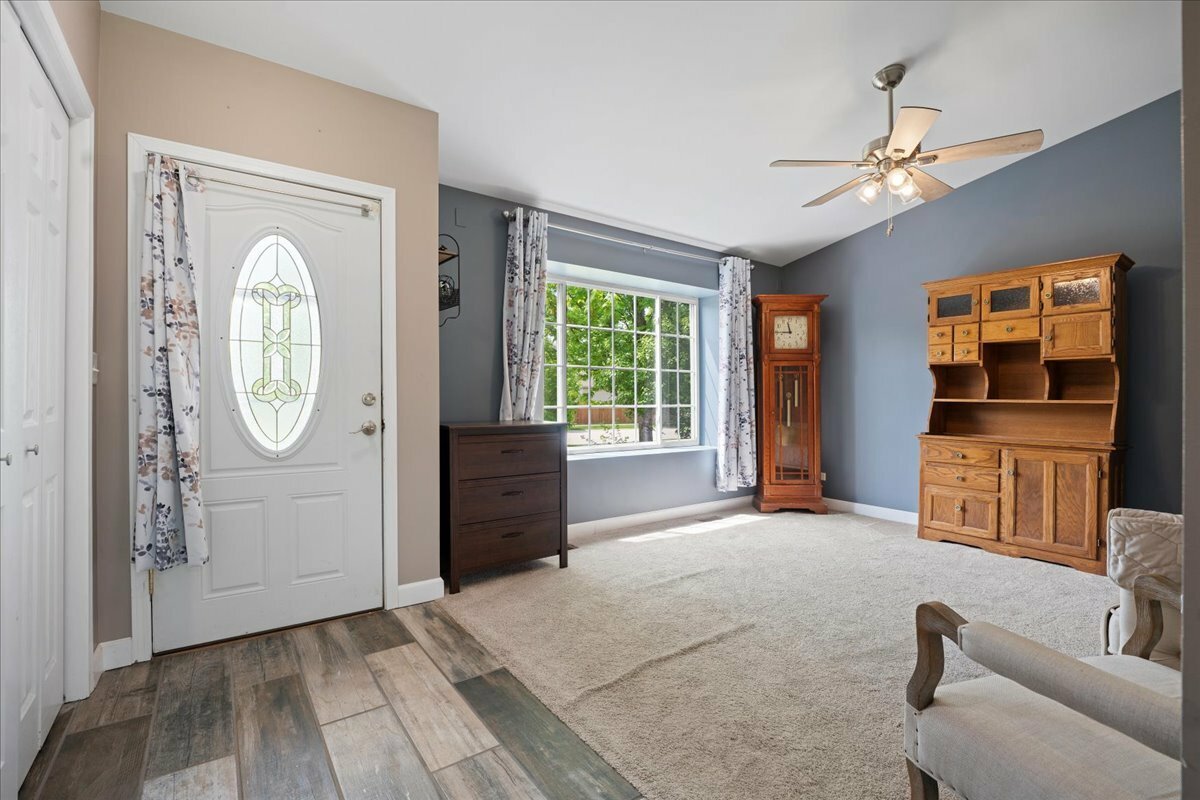 Property Photo: 7007 Weinberger Circle IL 60431