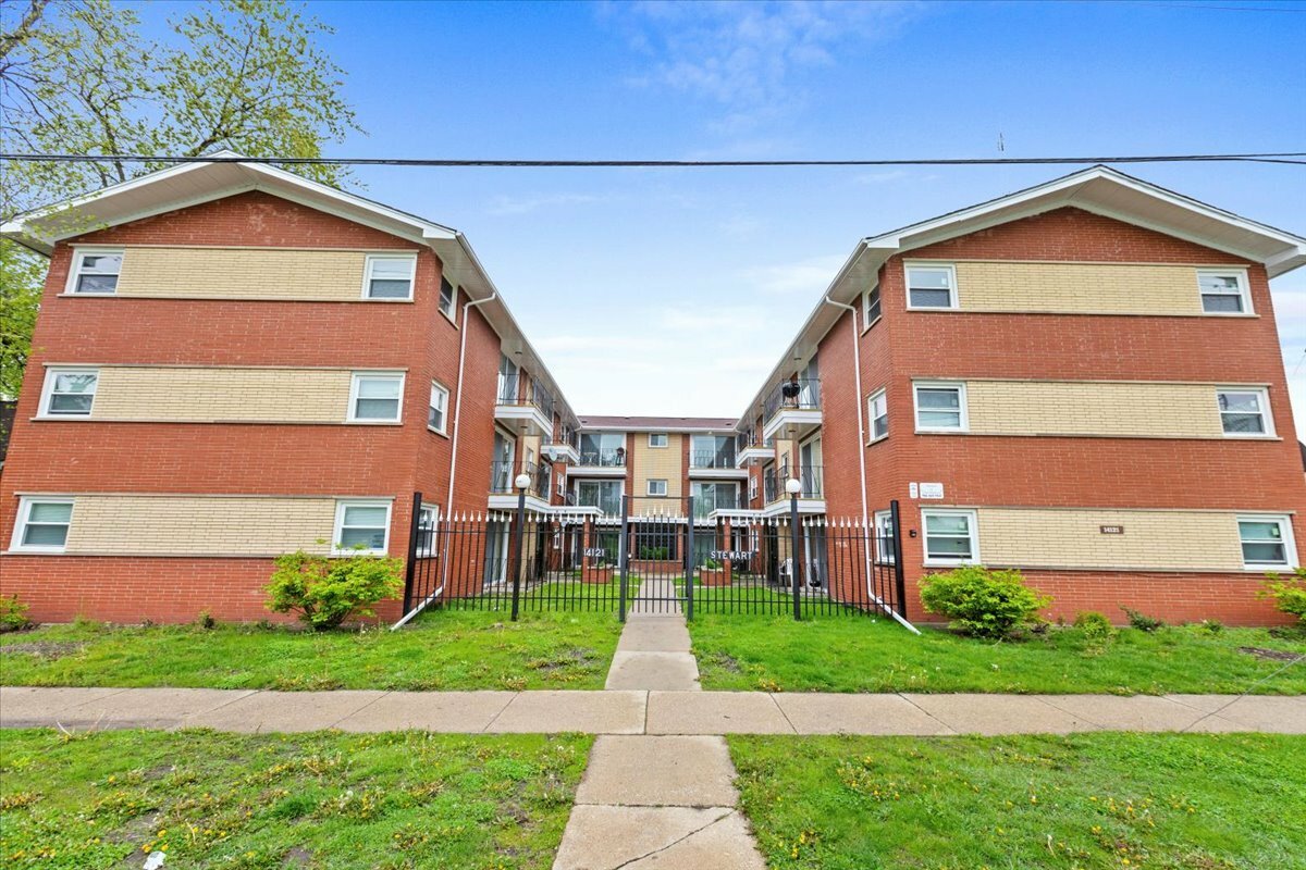 Property Photo: 14121 S Stewart Avenue 3B IL 60827