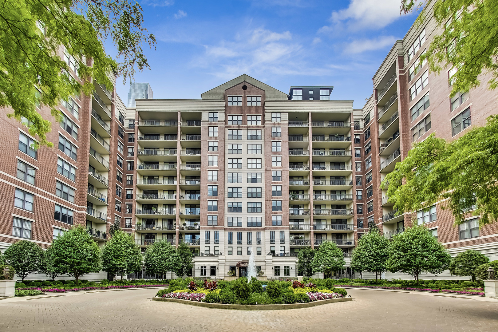 55 W Delaware Place 620  Chicago IL 60610 photo