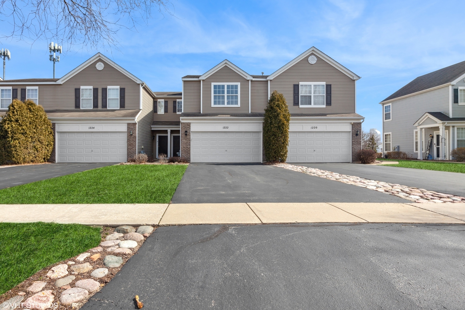 Property Photo: 1222 Courtland Circle IL 60586