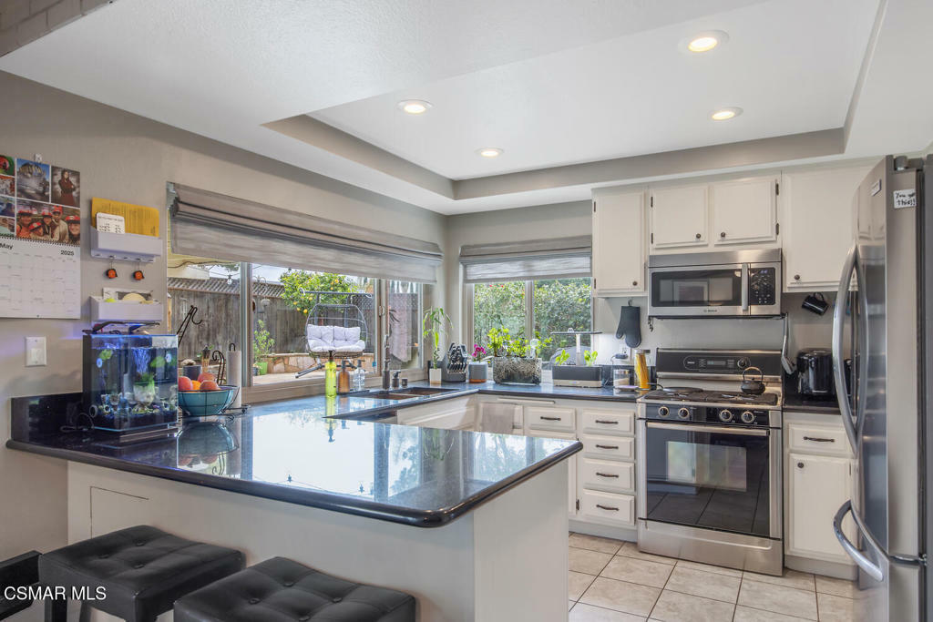 Property Photo: 974 Hillview Circle CA 93065