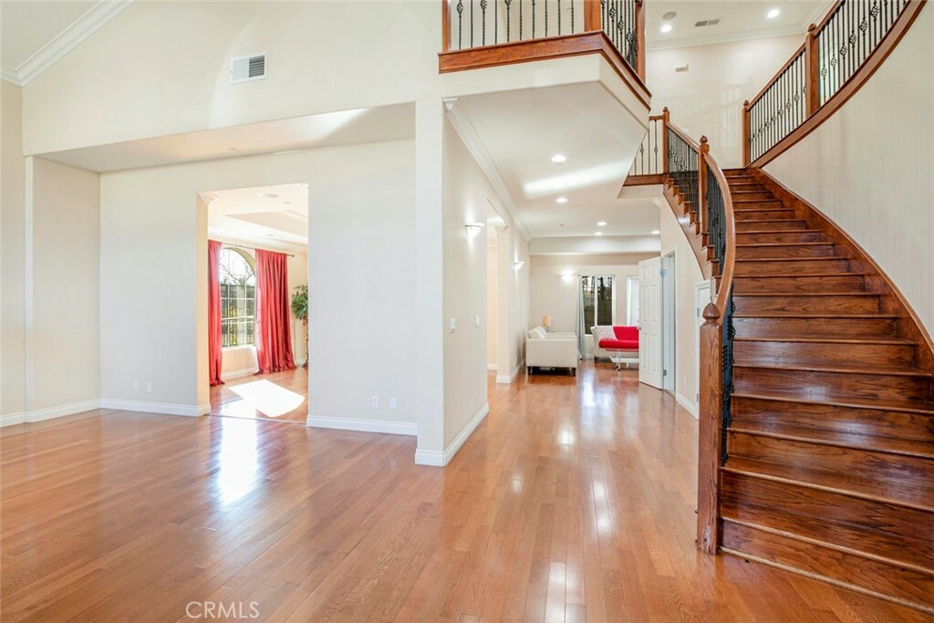 Property Photo: 1220 Valrose Court CA 90041