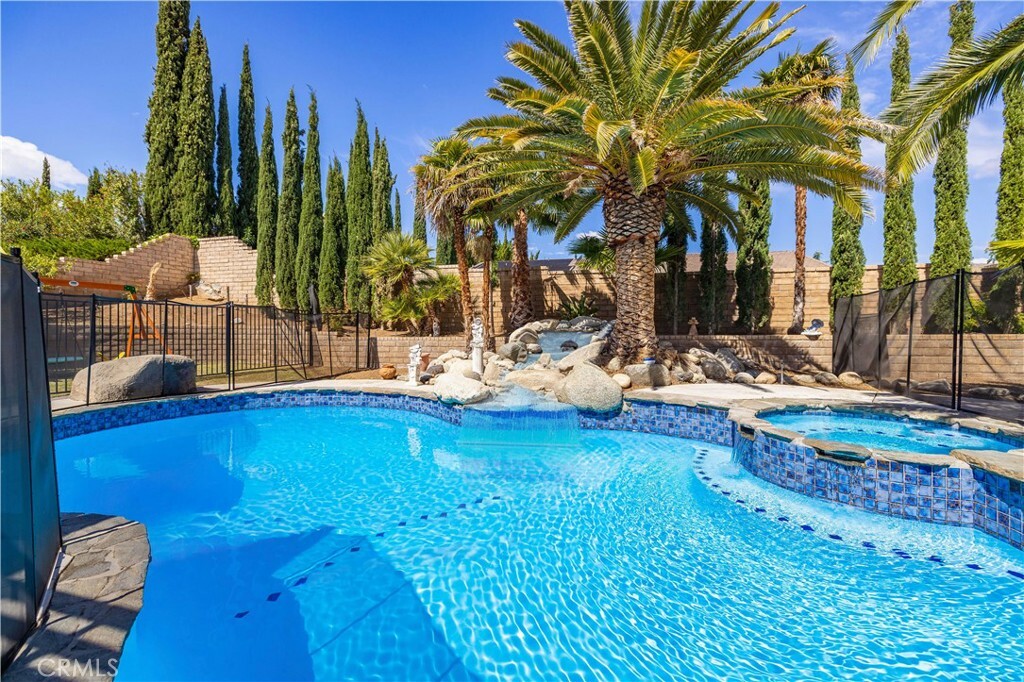 Property Photo: 41305 Chestnut Street CA 93551