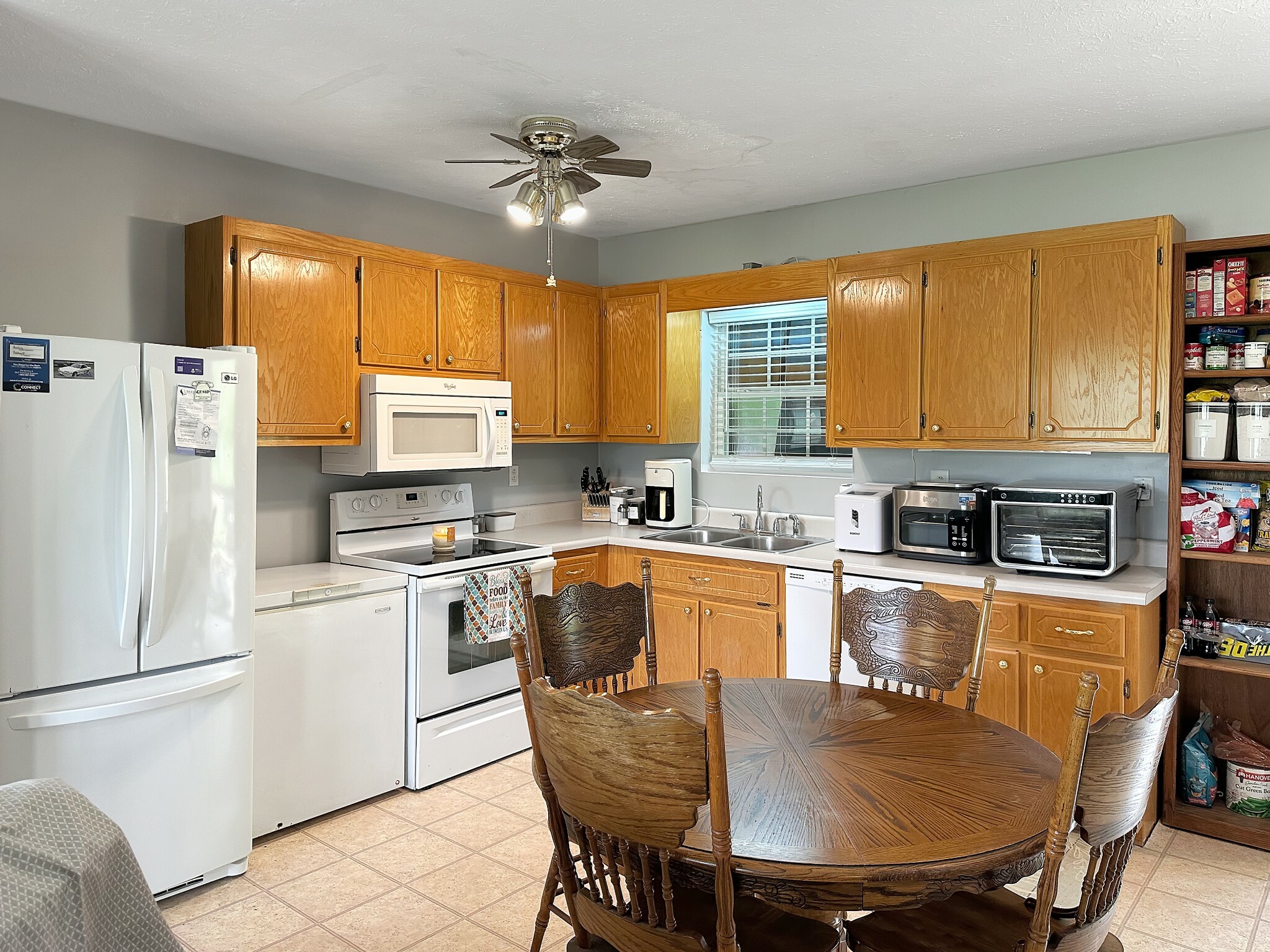 Property Photo: 912 Elk Creek Rd TN 37050