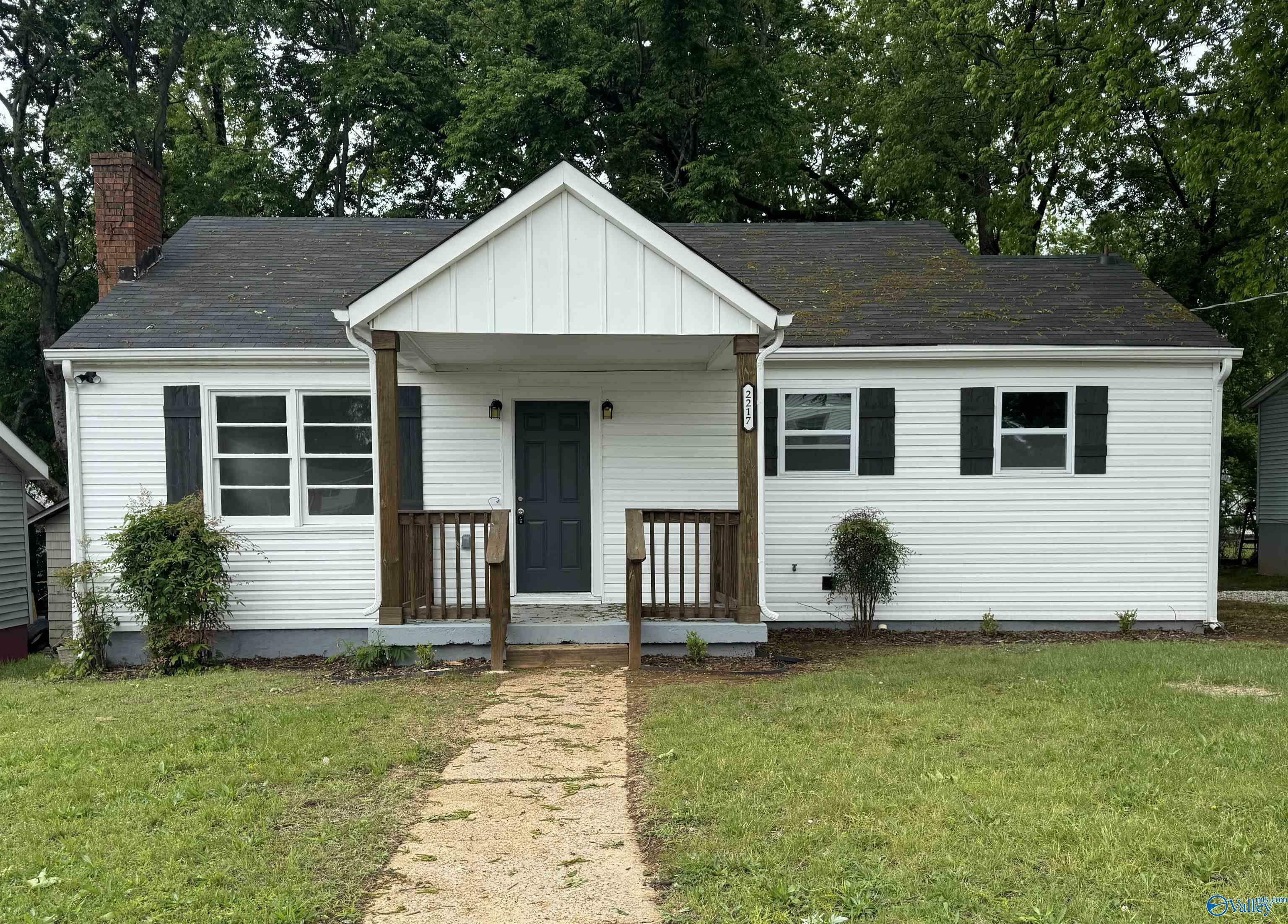 2217 Beasley Avenue NW  Huntsville AL 35816 photo
