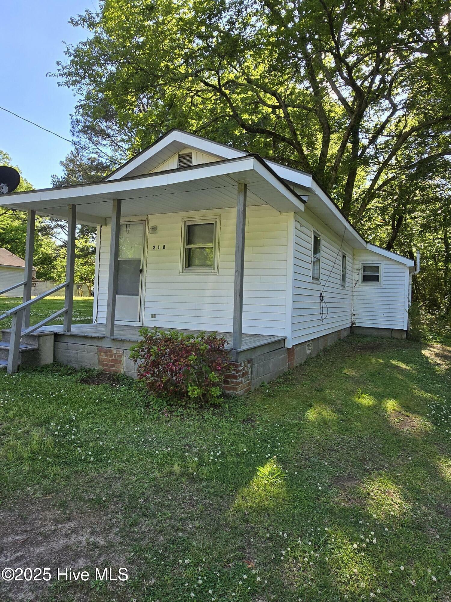 Property Photo: 218 Gum Avenue NC 27882