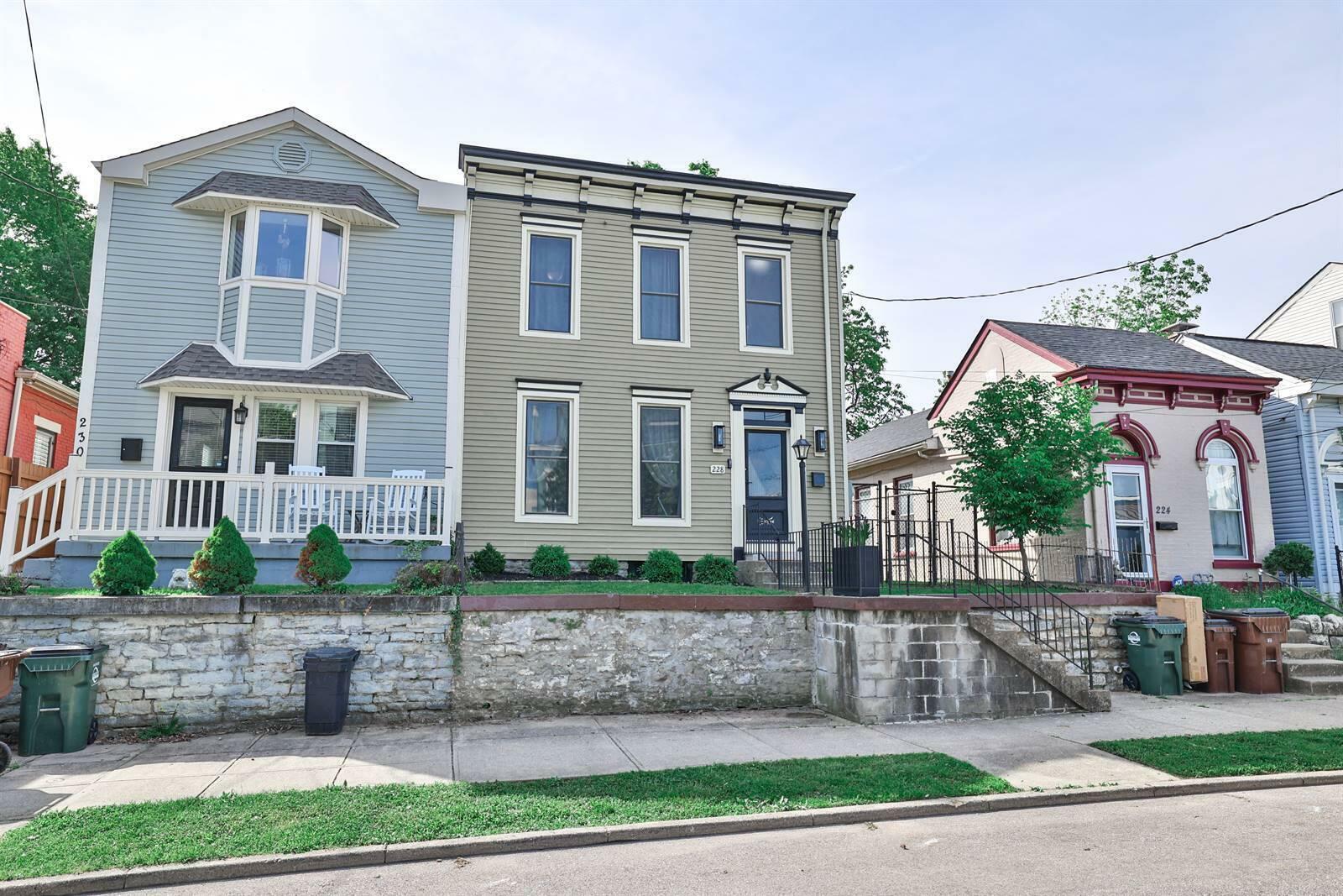 Property Photo: 228 E 4th Street KY 41071