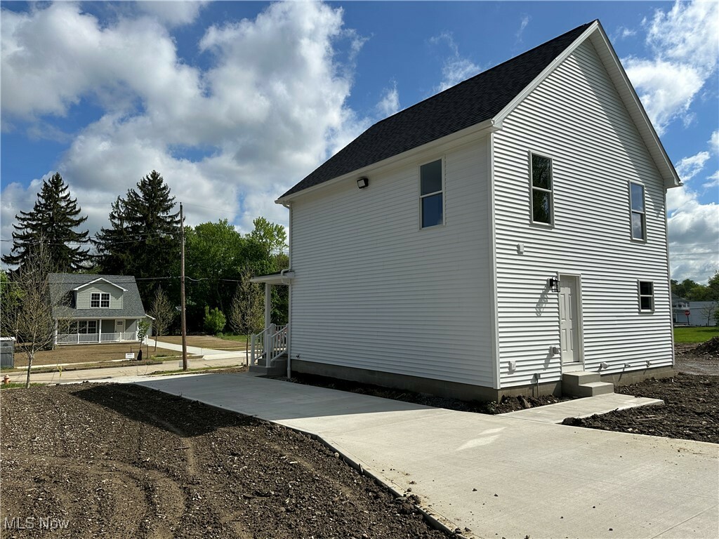 Property Photo: 723 Mineral Springs Avenue OH 44511