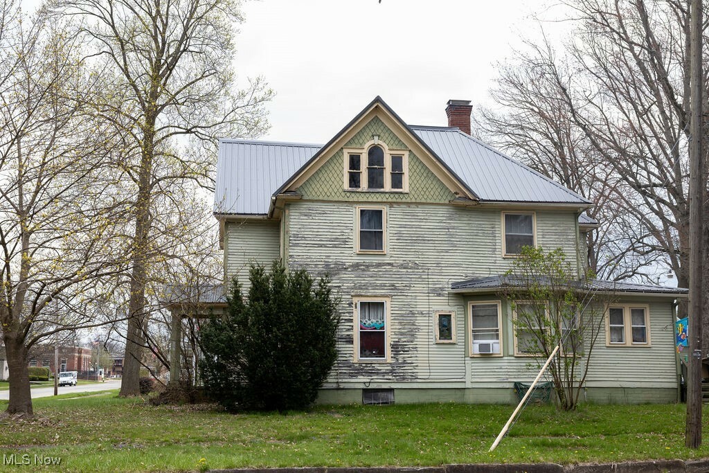 Property Photo: 295 W Ohio Avenue OH 44672