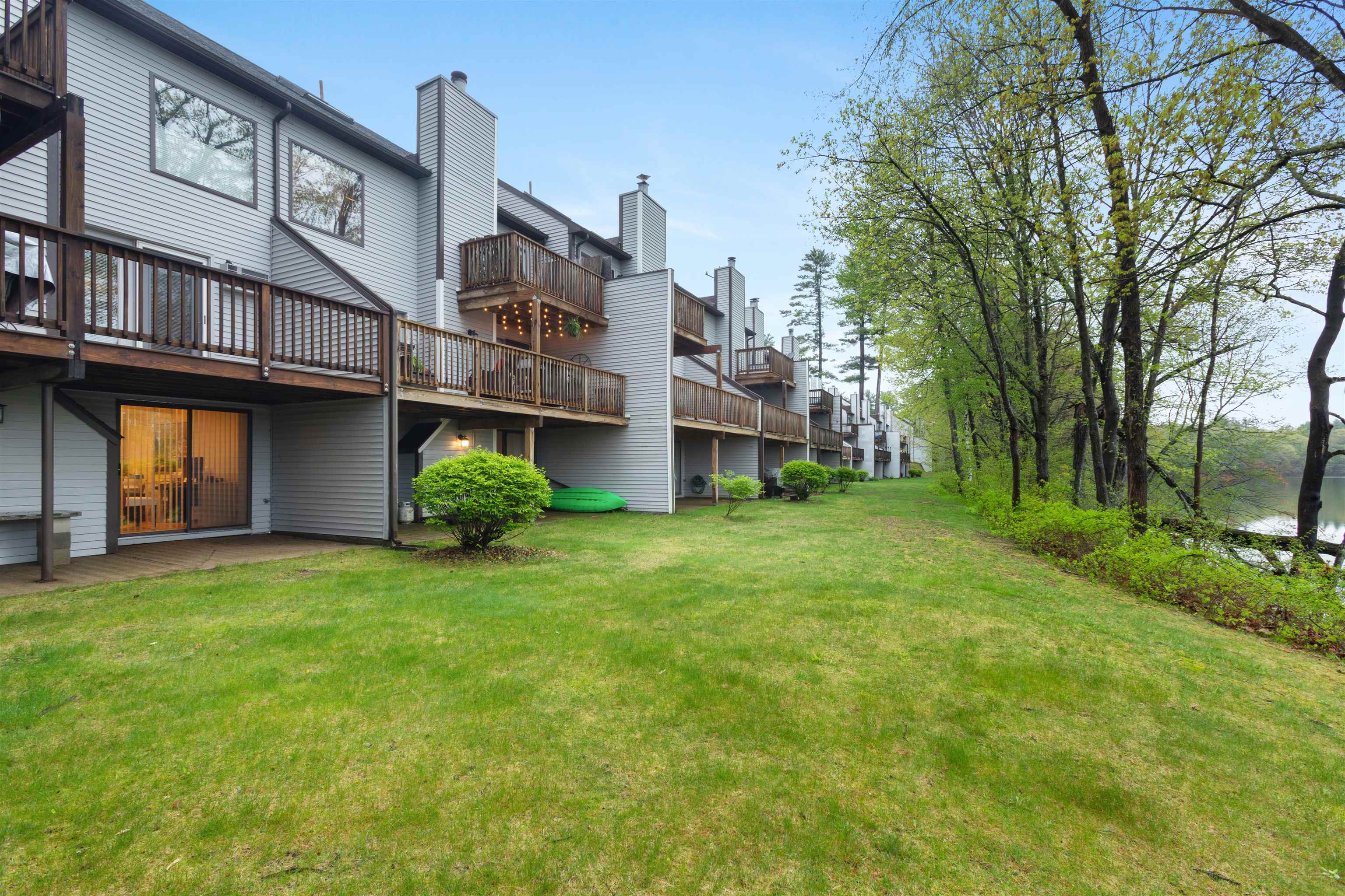 Property Photo: 21 Pondview Drive NH 03054