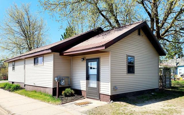 Property Photo: 502 NW 7th Avenue MN 55744