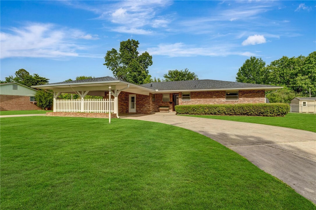 Property Photo: 116 Rogers Circle Drive AR 72764